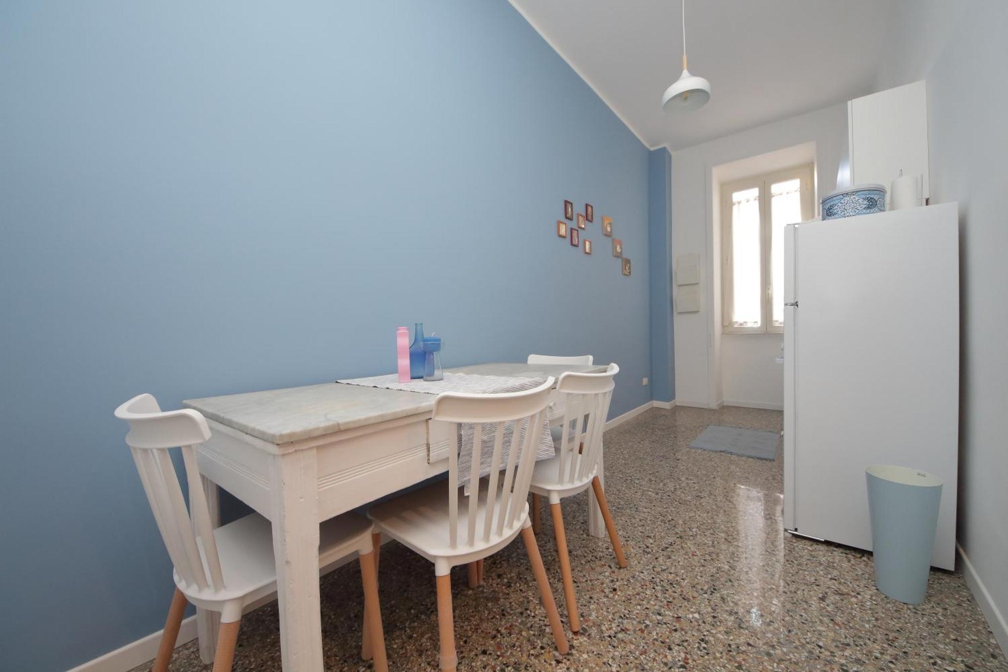 Ych-vintage Flat Near San Giovanni Appartement